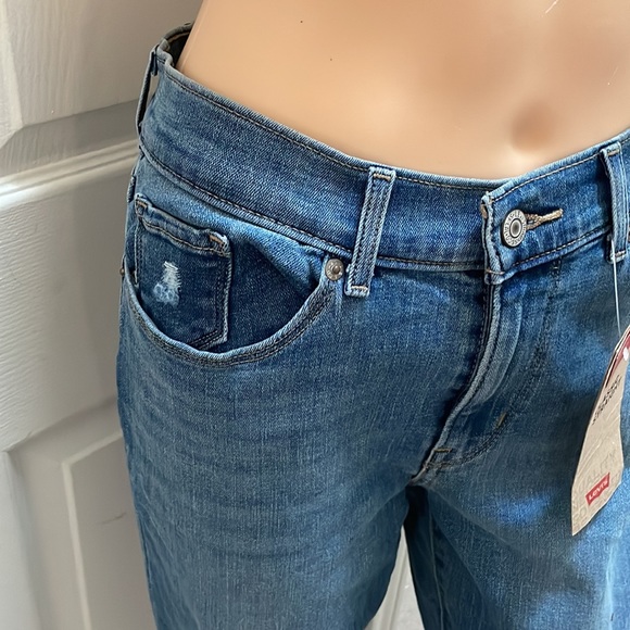 Levis Classic Straight-Leg Jeans - Picture 5 of 10